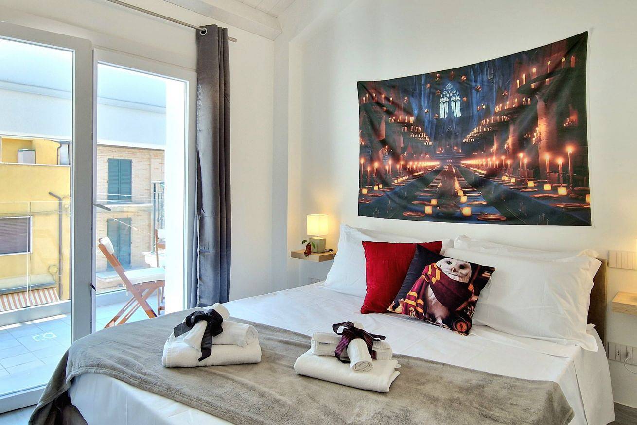 Apartamento entero, [Grifondoro] stanza con bagno, clima Wifi balcone in Ti:oro, Porto Sant'Elpidio