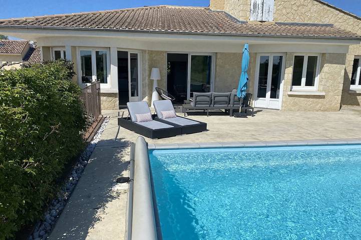 Location de vacances pour 9 personnes, avec jardin, animaux acceptés à Saint-Romain-en-Viennois