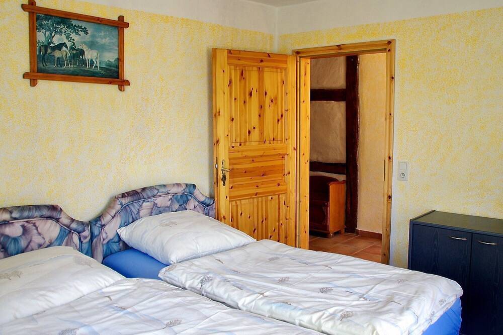 Ferienhaus Am Wald - Am Wald in Malchiner See, Basedow