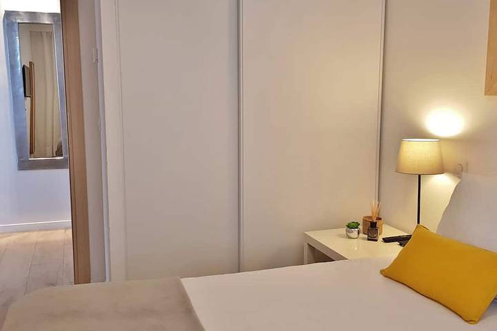 Ganze Wohnung, Große 3 P Listed 60m² Terrasse 40m² zu 50m. Meer 4/6 pers Wifi Klimaanlage Parkplatz in Golfe-Juan, Vallauris