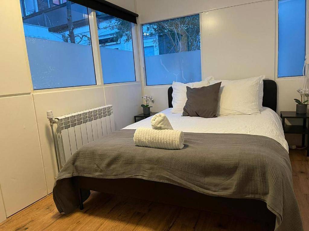 Geheel vakantieappartement, Deluxe Double Room with Shower in Delft, Stadsgewest Haaglanden