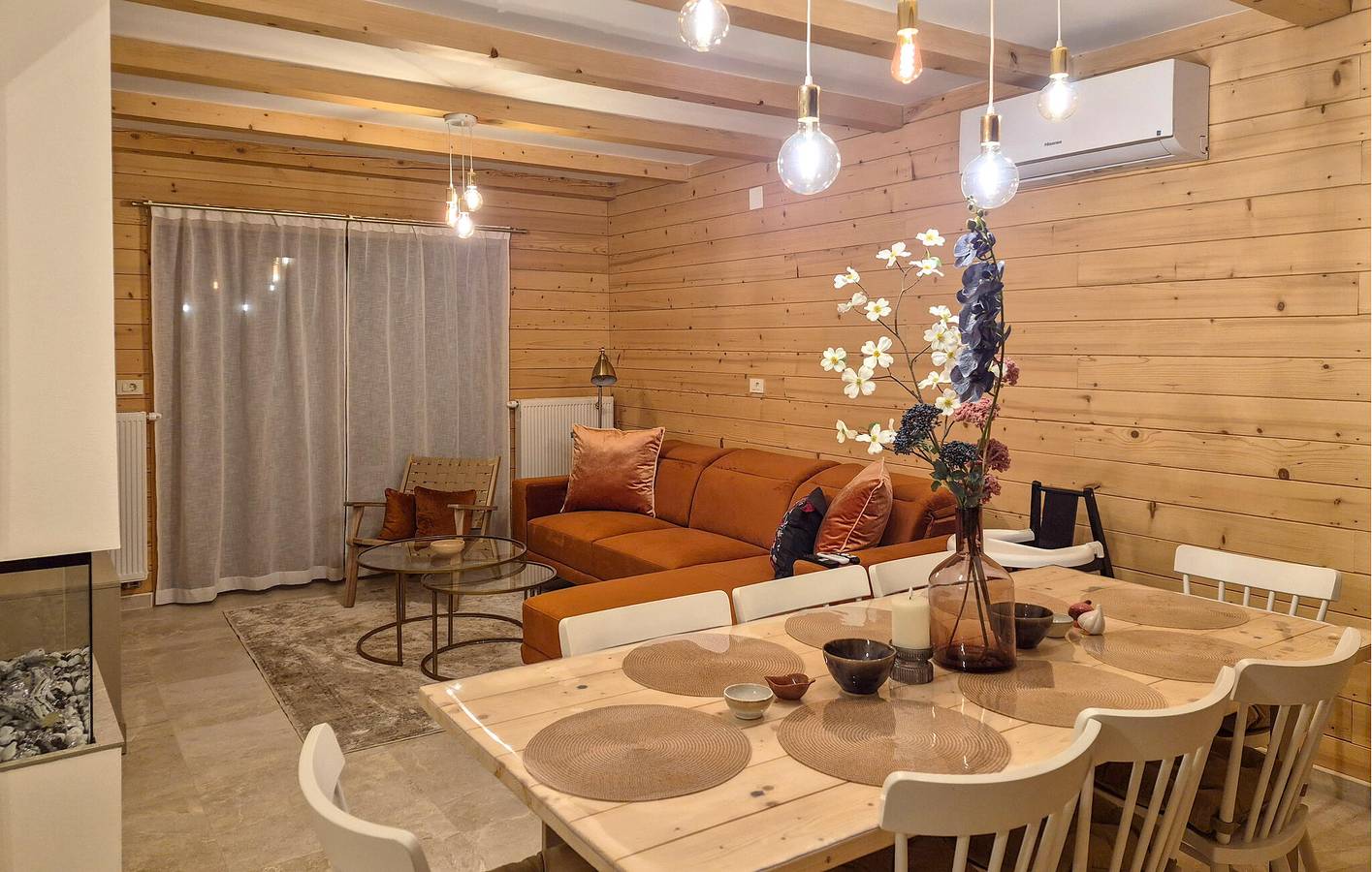 Charmante 190 m² große Wohnung mit Pool und Terrasse, 2 km vom Fluss Bogdanica entfernt in Gospitsch, Lika-Senj