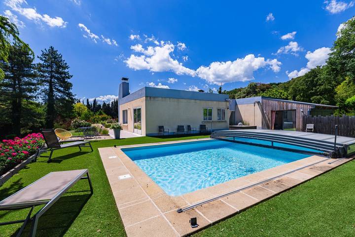 Villa pour 7 personnes, avec Jacuzzi et Jardin