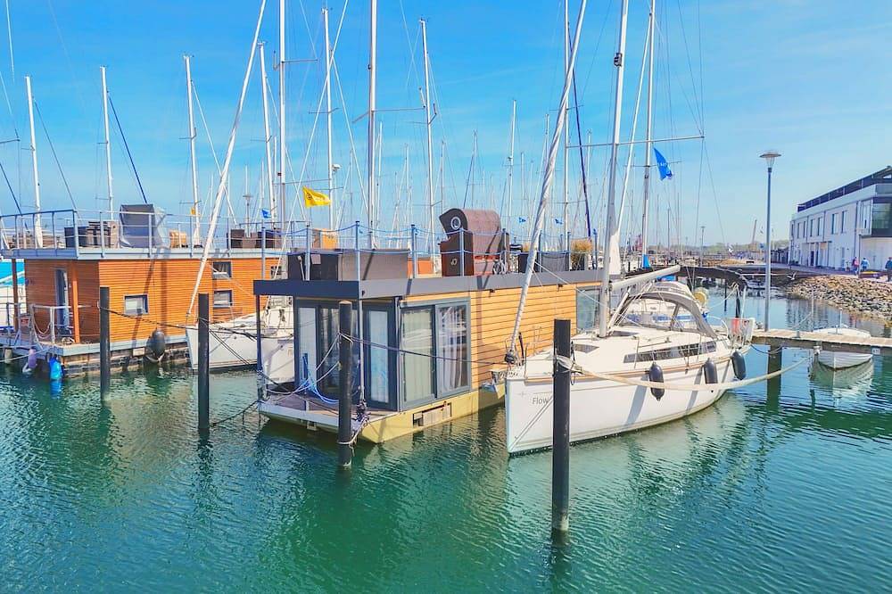 Ganze Wohnung, Hausboot für 2 Gäste mit 18m² in Heiligenhafen in Heiligenhafen, Ostholstein