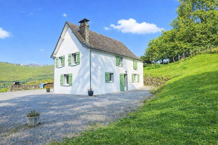 Gîte pour 6 personnes, avec terrasse dans vallée d'Aspe