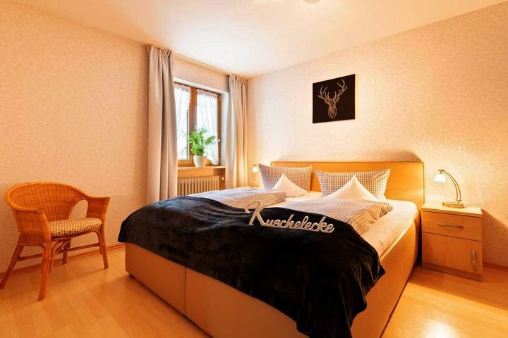 Ferienwohnung für 2 Personen, mit Ausblick und Garten sowie Pool und Sauna in Rubi - 2