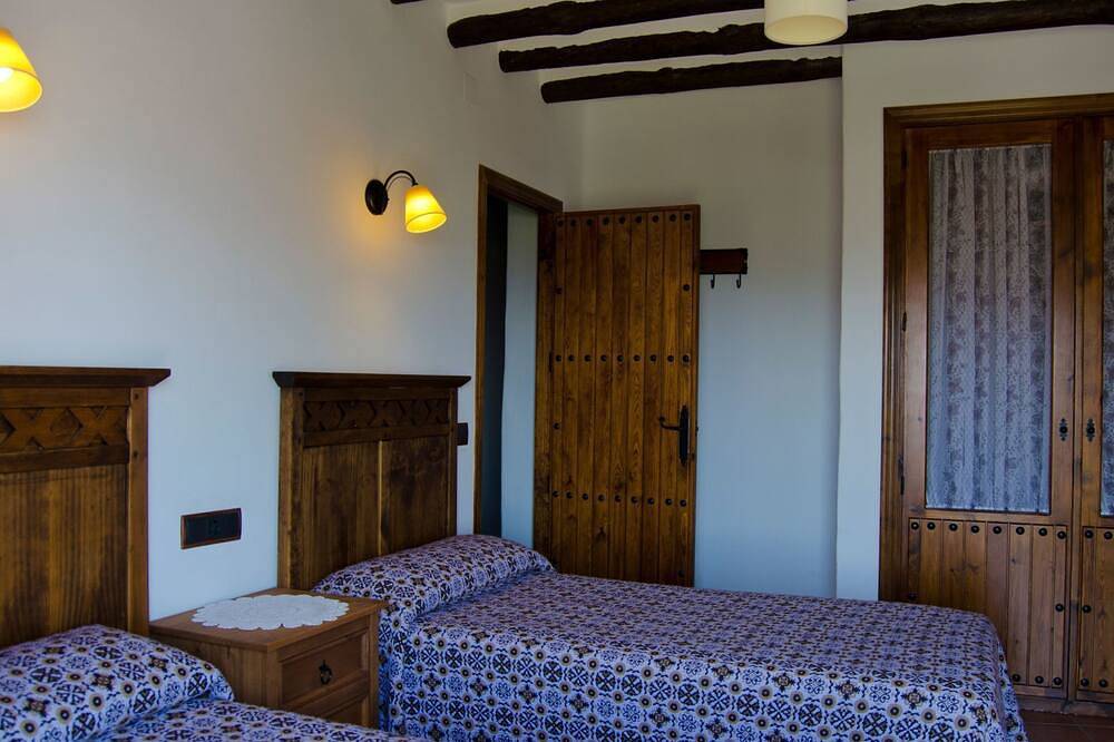 Gemütliches Haus in einer Anlage mit Garten und Schwimmbad. in Válor, Provincia de Granada