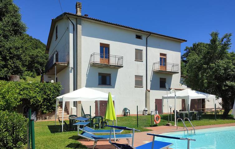 Ferienhaus für 12 Personen, mit Terrasse und Pool sowie Garten, mit Haustier - 1