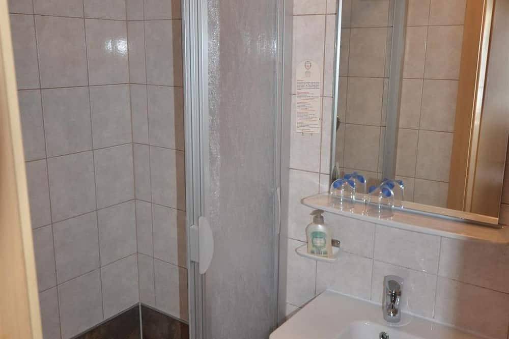 Zimmer 3 - Haus Pfandler in Tuxer Alpen, Buch in Tirol