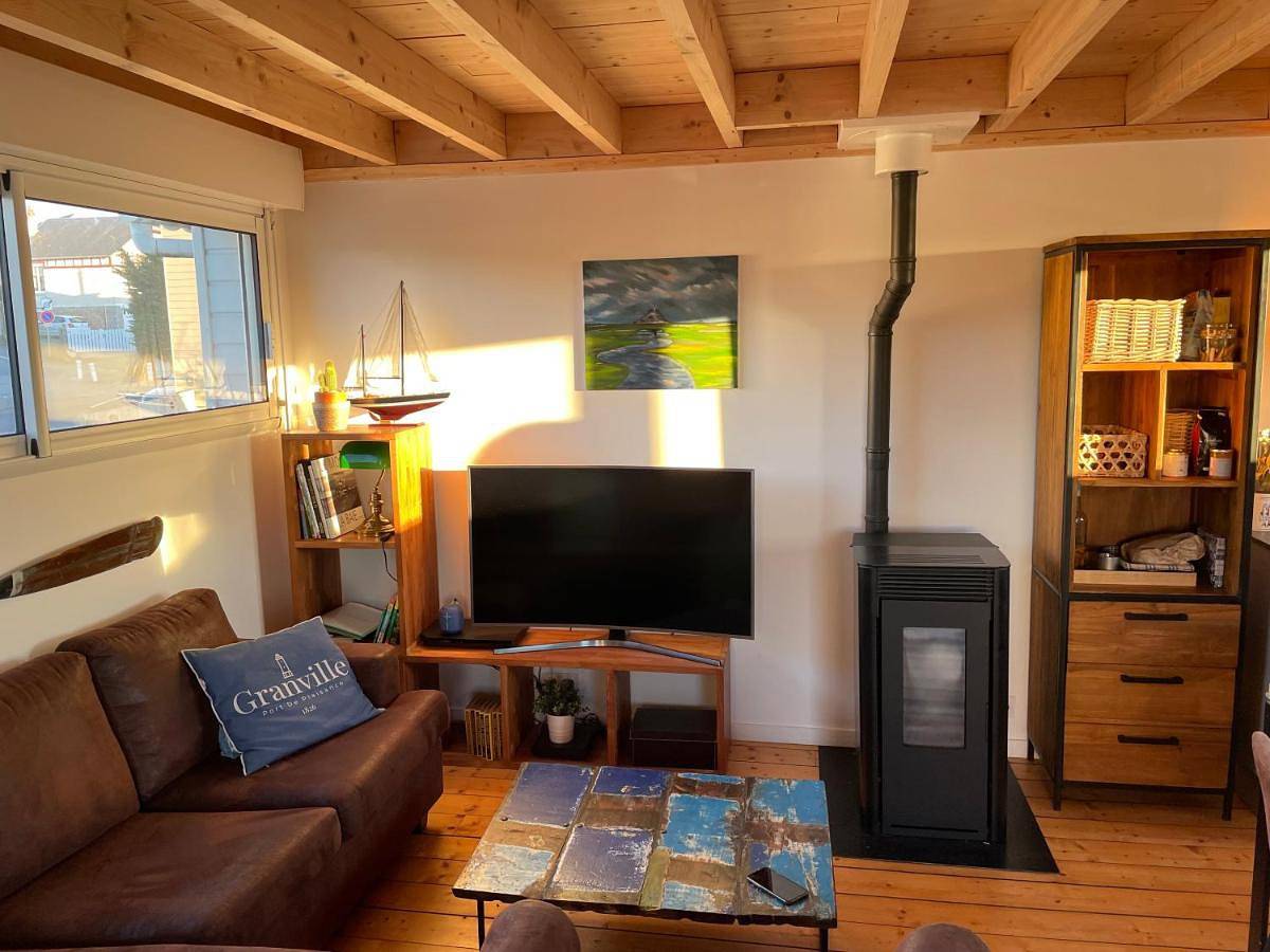 Two-Bedroom House in Saint-Pair-sur-Mer, Côte de la Déroute