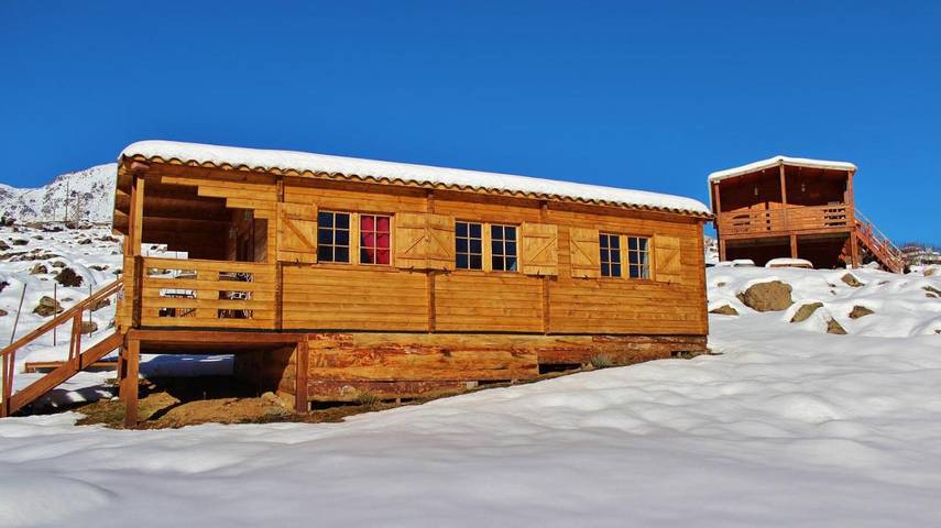 Maison de campagne pour 10 personnes, avec jardin ainsi que vue sur le lac et vue à Lozzi