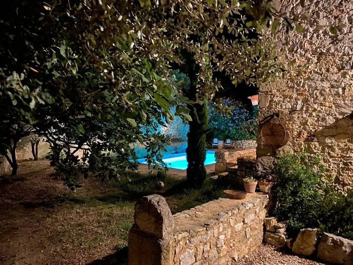 Location de vacances pour 6 personnes, avec piscine ainsi que jardin et vue à Aubussargues - 2