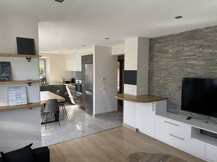 Gîte pour 6 personnes, avec terrasse ainsi que piscine et jardin en Haute-Savoie