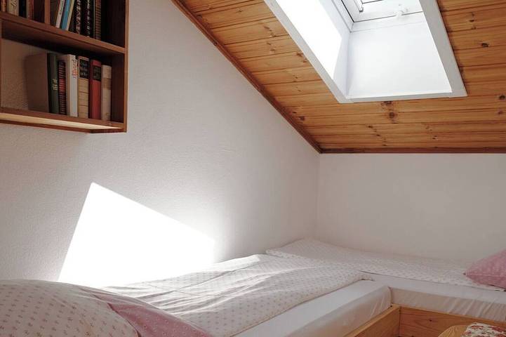 Ganze Wohnung, Ferienwohnung Kampenwand, 55 qm Obergeschoss, 2 separate Schlafzimmer in Riedering, Chiemgauer Alpen