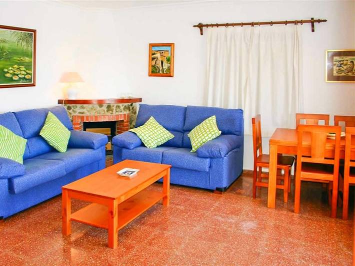 Location de vacances pour 6 personnes, avec balcon ainsi que piscine et jardin à Son Bou - 3