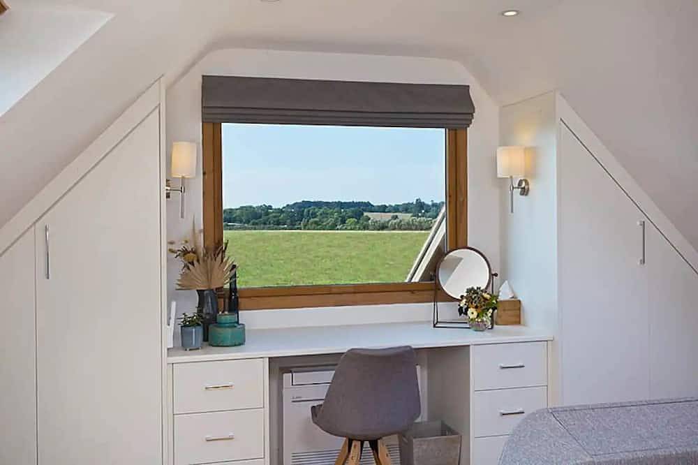The Pheasantry - Luxury Eco Retreat with breakfast in Wicklewood, Norfolk