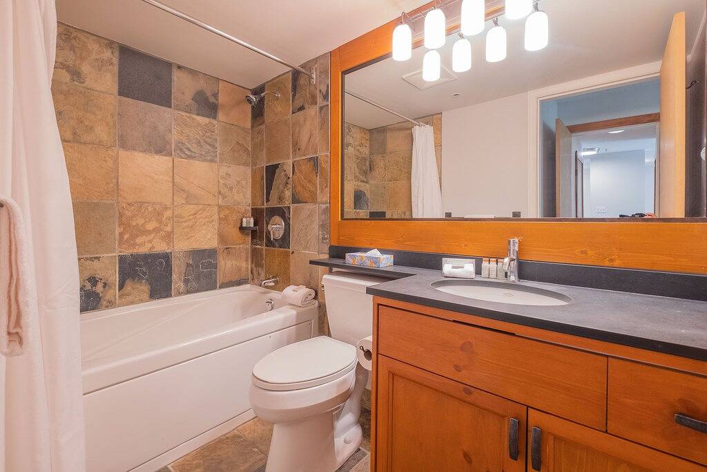 Ganze Wohnung, Glacier Lodge 249 Ski In/Out in Whistler, Whistler Blackcomb