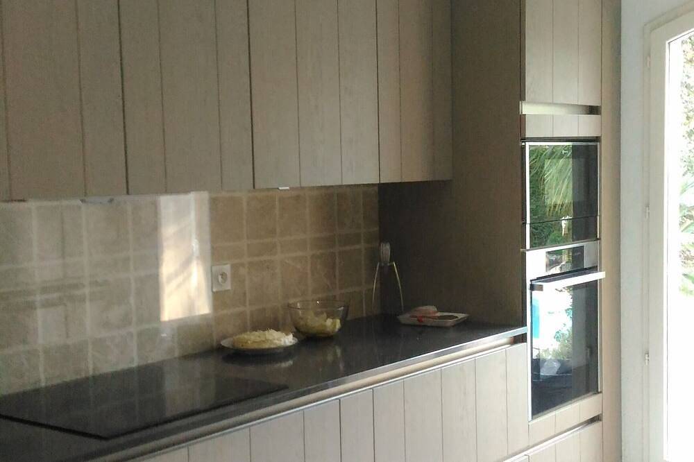 Bed And Breakfast, private 1st floor in villa  in Boulouris, Saint-Raphael Varo