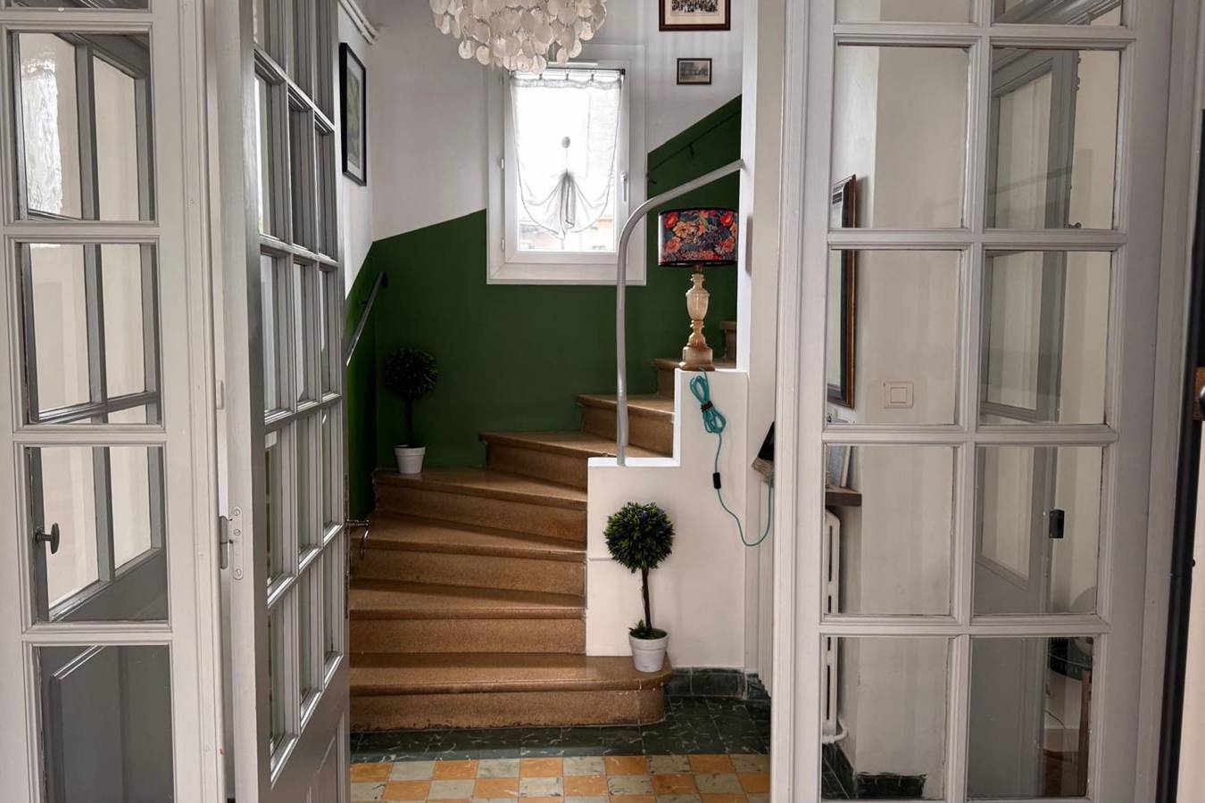 Elivi : Elegant Art Deco house with Garden – Walk to the Heart of Town in L'Isle-sur-la-Sorgue, Vaucluse