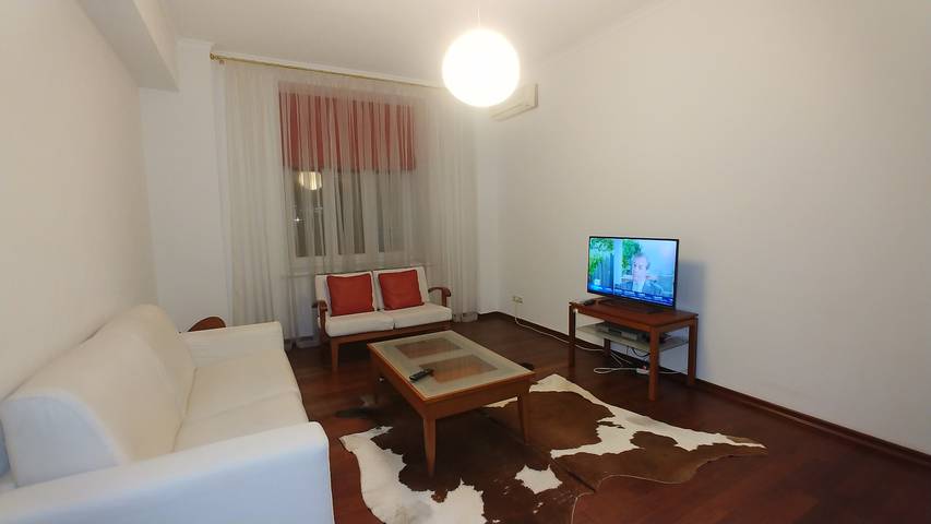 Ganze Wohnung, Charmante 2-Zimmer-Wohnung im Herzen von Kiew in Kiew, Ukraine
