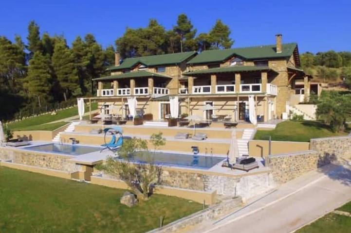 Ferienhaus für 10 Personen, mit Garten und Whirlpool in Chalkidiki