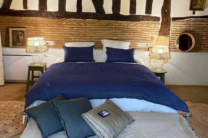 Maison de charme  du 17 éme siècle sur 1 ha  de terrain à 4 minutes de Bergerac in Bergerac, Périgord Pourpre