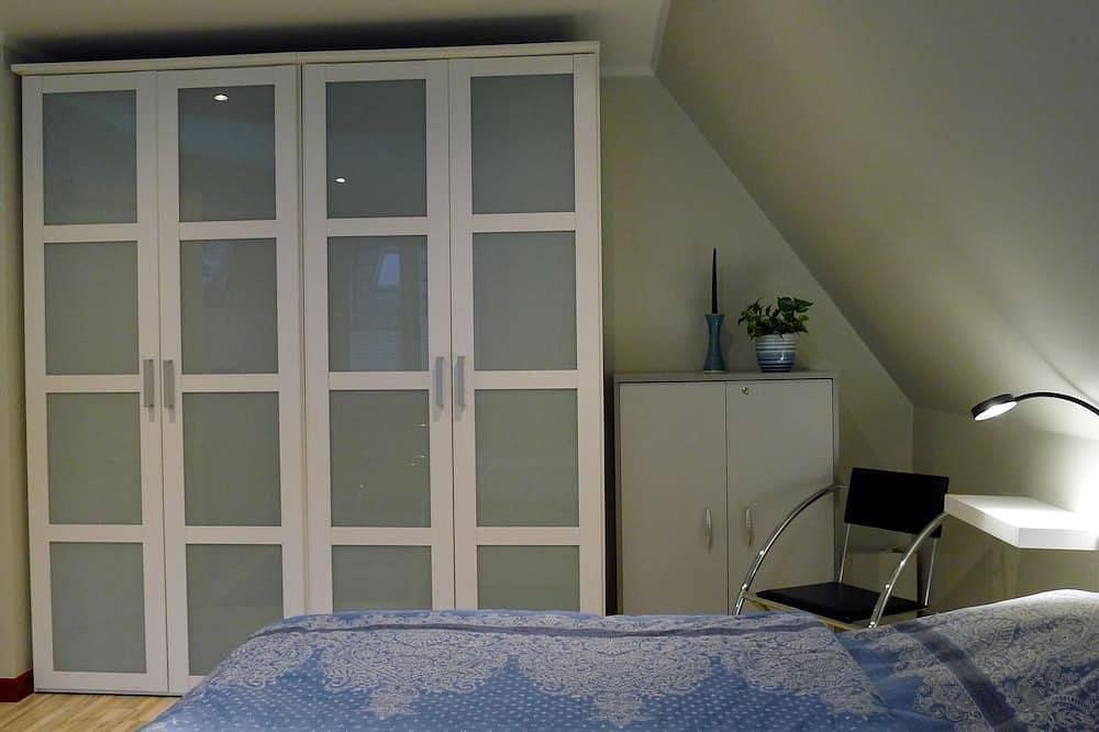 Entire apartment, 60 sqm, 3 rooms kitchen, bathroom and balcony in Oerlinghausen, Kreis Lippe