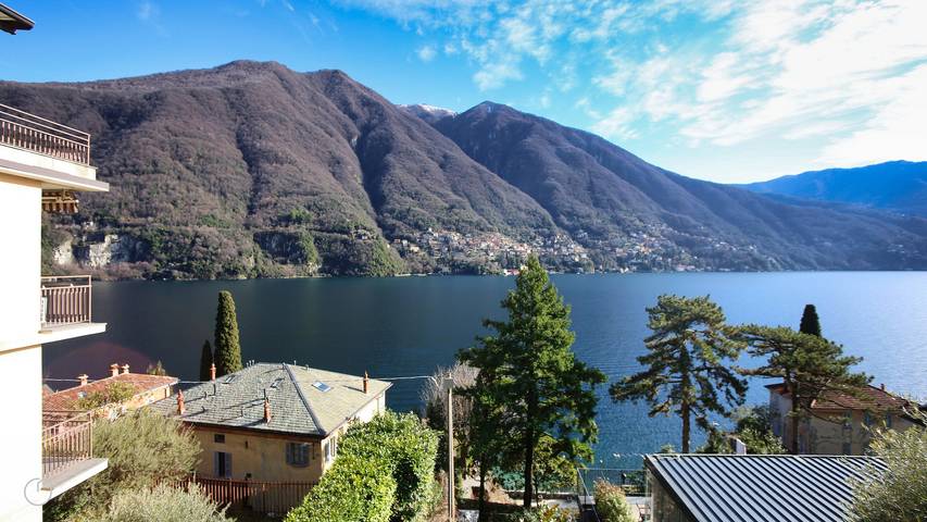 Ferienwohnung für 4 Personen, mit Balkon und Ausblick sowie Seeblick in Laglio