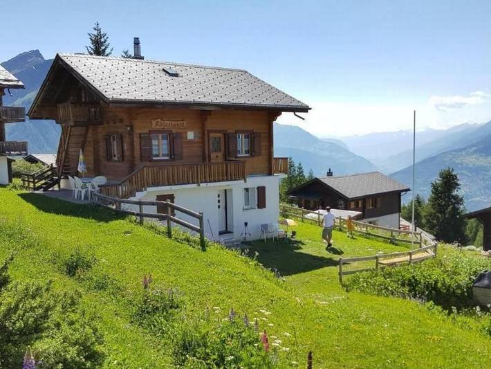 Ferienwohnung für 5 Personen, mit Terrasse und Garten in Rosswald