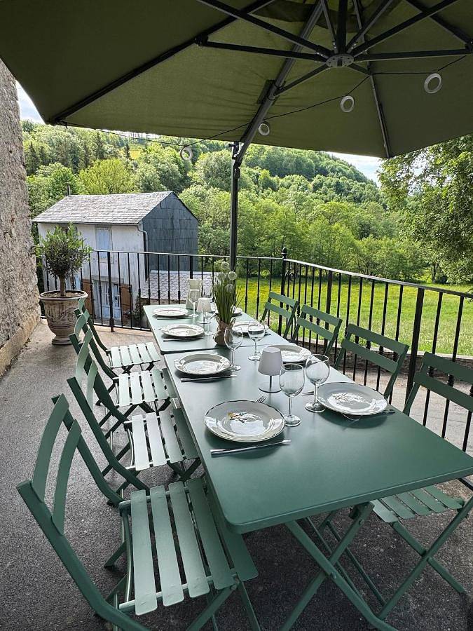 Location de vacances pour 10 personnes, avec Balcon ainsi que Terrasse et Vue à Nages