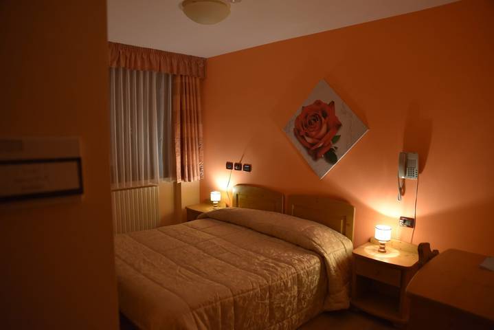 Room '1' with Mountain View, Shared Garden and Wi-Fi in Auronzo di Cadore, Dolomiti Superski