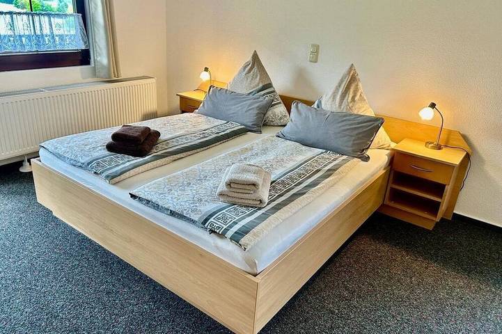 Ferienwohnung für 2 Personen, mit Sauna und Pool sowie Garten in Lengenfeld - 3