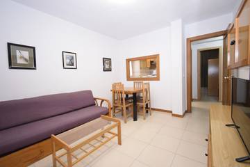 Apartment for 6 People in Benidorm, Costa Blanca, Photo 3
