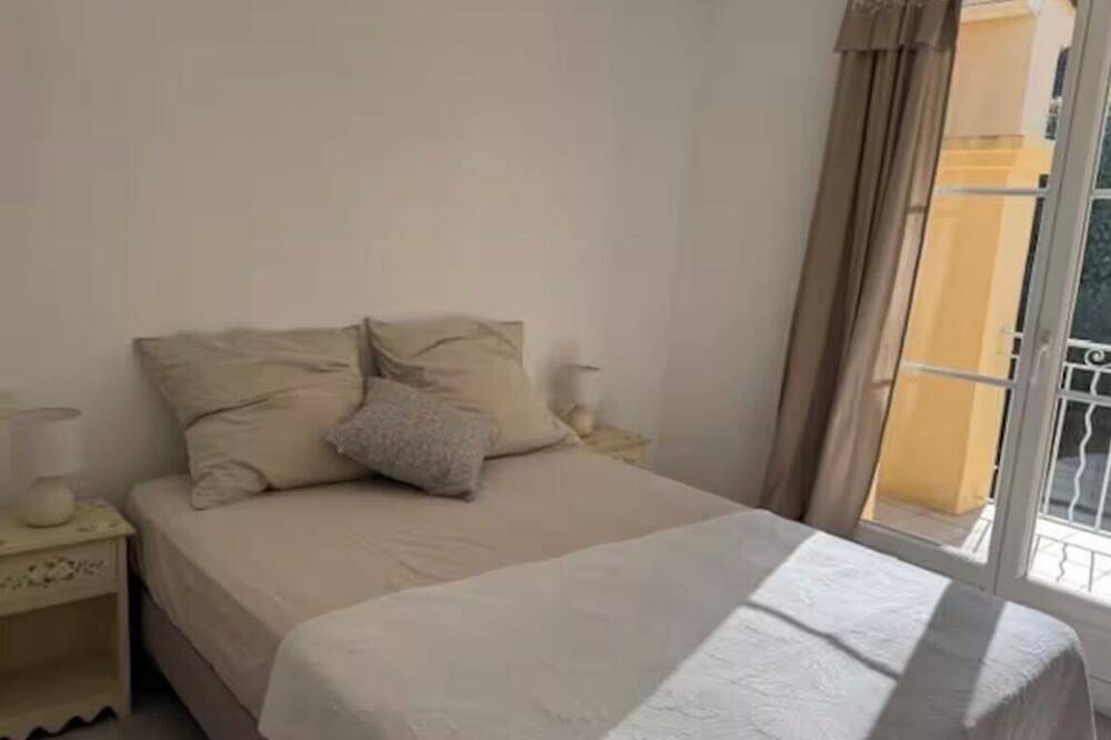 Appartement entier, Bel appartement 3 chambres in La Garde-Freinet, Côte méditerranéenne (France)