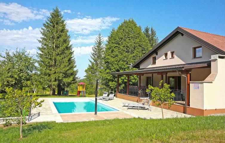 Gemütliche 305 m² große Wohnung mit Pool, WLAN, Klimaanlage und Grill in Ogulin, Karlovac und Umgebung