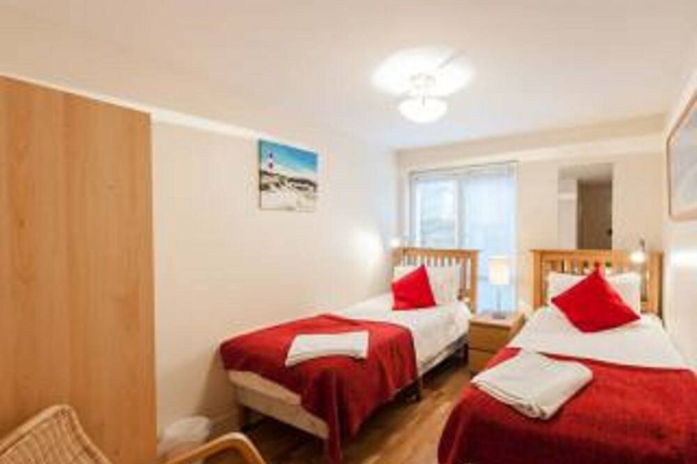 Apartamento entero, Acogedor, amplio, accesible, apto para el centro de la ciudad, con estacionamiento y wifi. in Edimburgo, Lothian
