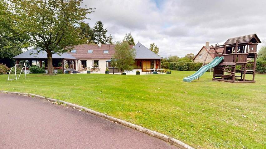 Maison de vacances pour 15 personnes, avec jardin ainsi que sauna et jacuzzi, animaux acceptés