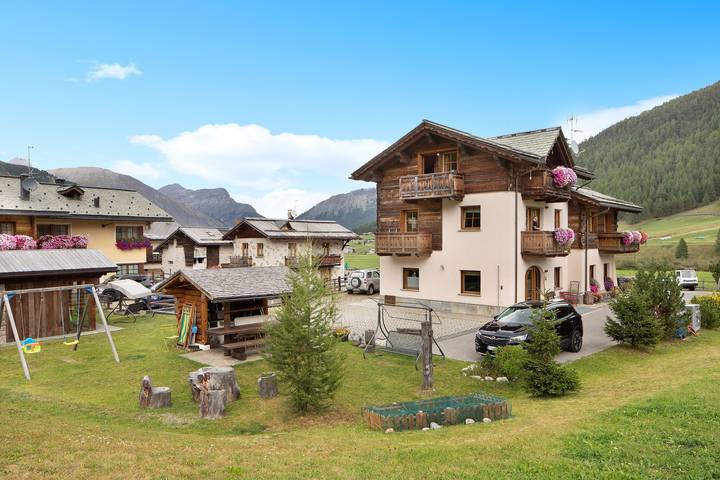 Ganze Wohnung, Ferienwohnung 'Terra Chalet Martina' mit Bergblick, Garten und WLAN in Livigno, Veltlin