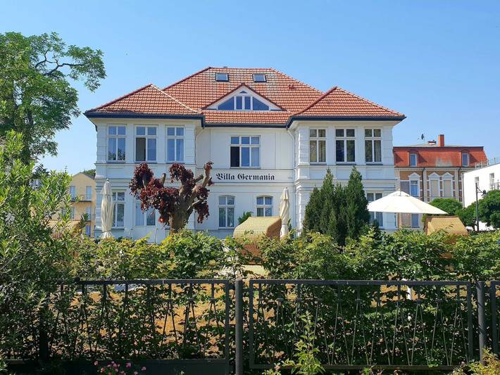 Ferienwohnung für 2 Personen, mit Terrasse und Garten sowie Sauna in Ahlbeck