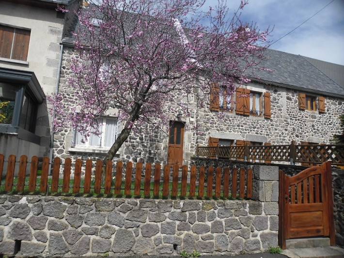 Gîte pour 5 personnes, avec jardin à Murol - 4