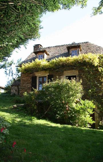 Gîte pour 6 personnes, avec jardin et terrasse, animaux acceptés à Prades-d'Aubrac