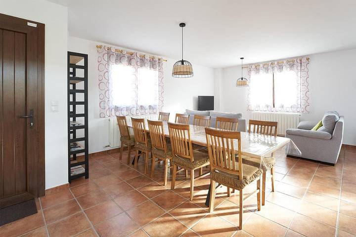 Casa de vacaciones para 10 personas, con terraza además de piscina para niños y vistas en Provincia de Teruel - 3