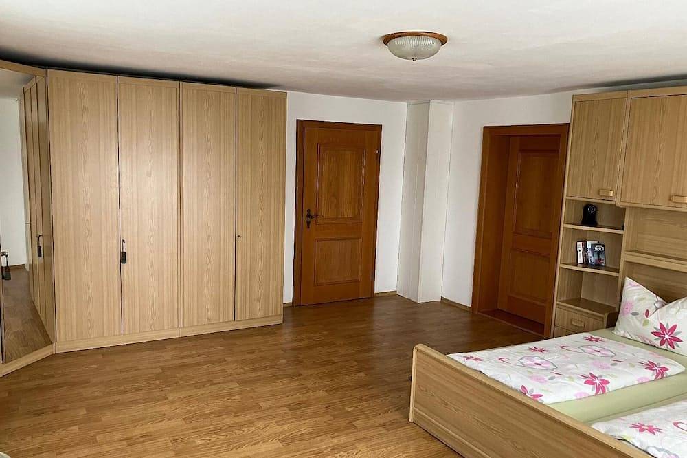 Ganze Wohnung, Ferienwohnung mit großem Balkon in Neukirchen beim Heiligen Blut, Ostbayern
