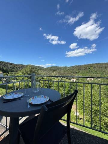 Gîte pour 2 personnes, avec balcon et vue à Meyras