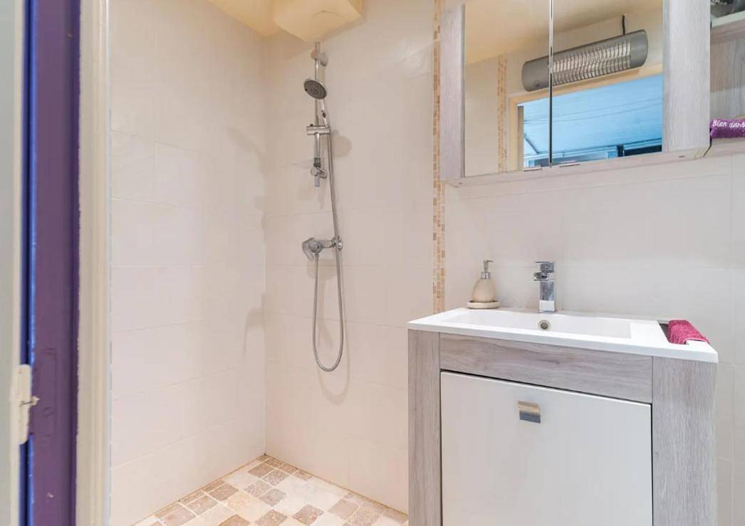 Double Room with Garden View in Pélissanne, Région d'Aix-en-Provence