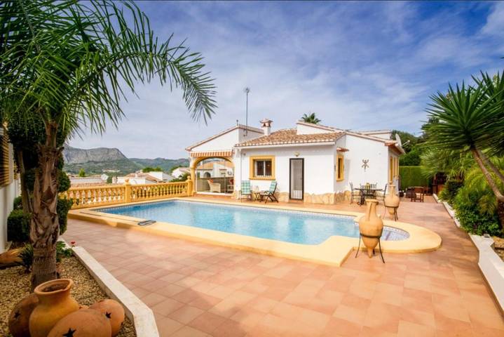 Casa rural para 6 personas, con piscina además de jardín y vistas en Orba - 3