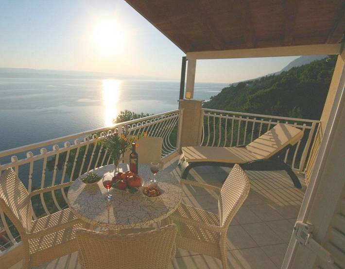 Apartament wakacyjny dla 3 osób, z widok i taras w Marusici
