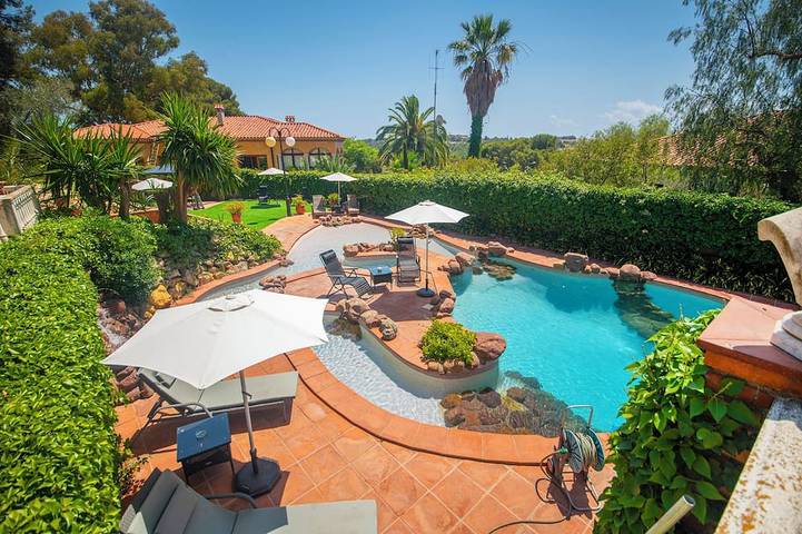 Ferienhaus für 4 Personen, mit Garten und Terrasse sowie Pool - 1