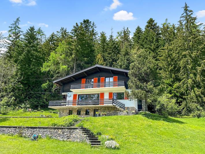 Ferienhaus für 14 Personen, mit Terrasse und Garten im Wallis