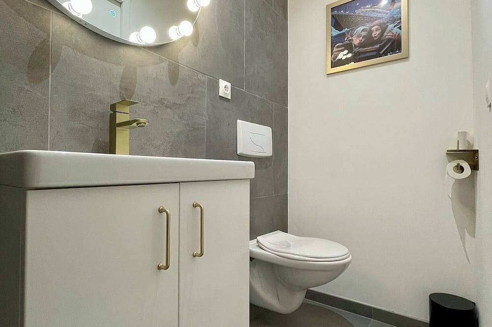 Entire apartment, Studio Cinéma in Maillane, Arles region